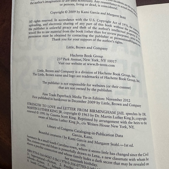 Vampire Diaries Book 1 & Beautiful Creatures Book 1 with poster - Picture 8 of 13